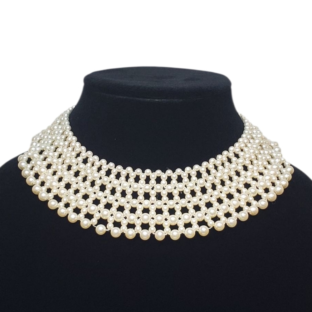 Estate Unsigned Plastic White Faux Pearl Bridal Elastic Collar Choker Necklace
